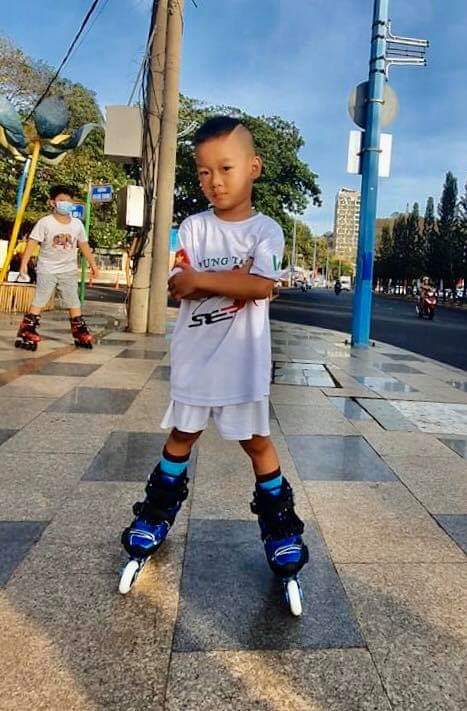 Bé Thái Minh Tiến 3 tuổi, thành viên nhí CLB Patin Vũng Tàu